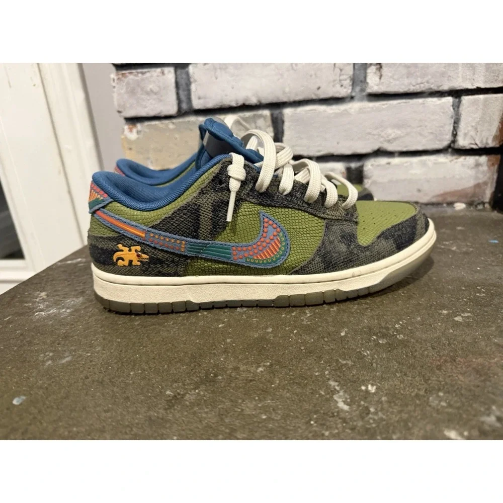 Nike Dunk Low PRM Siempre Familia Men 8 Green Sneaker Preowned DO2160335 No Box - Picture 2 of 6